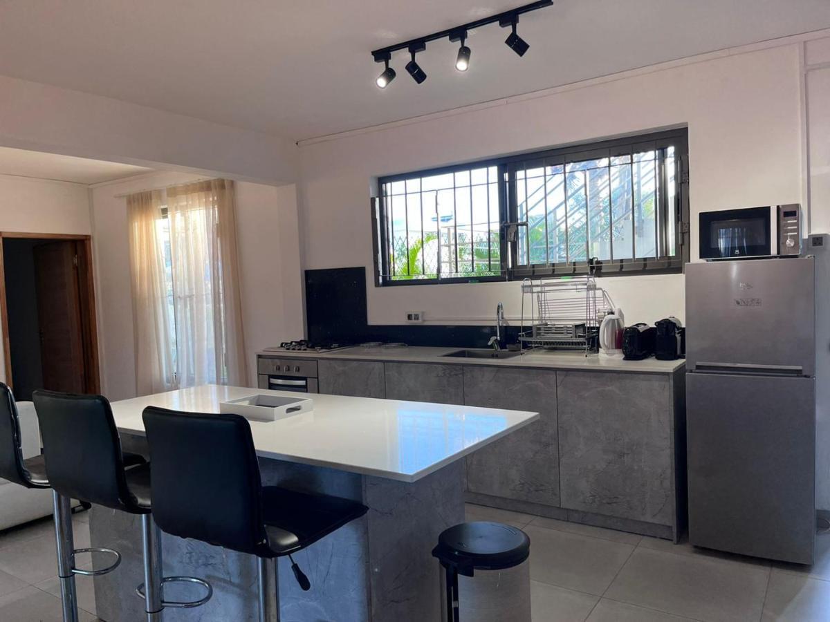 Seasons Break Apartment Pereybere Pereybere Beach Extérieur photo